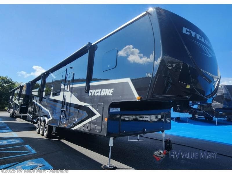 New 2026 Heartland Cyclone 3914 available in Manheim, Pennsylvania