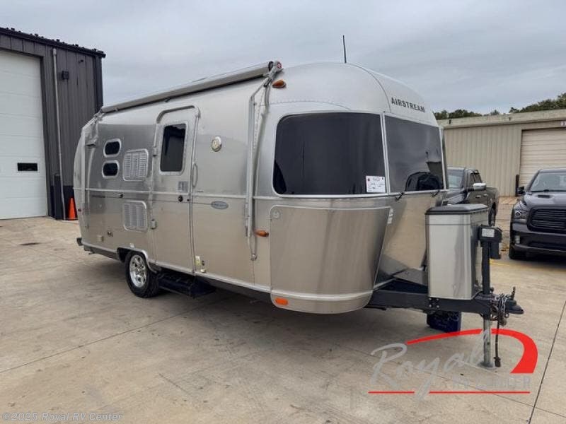 Used 2014 Airstream Flying Cloud 20 available in Middlebury, Indiana