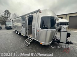 New 2026 Airstream Globetrotter 30RB Twin available in Norcross, Georgia