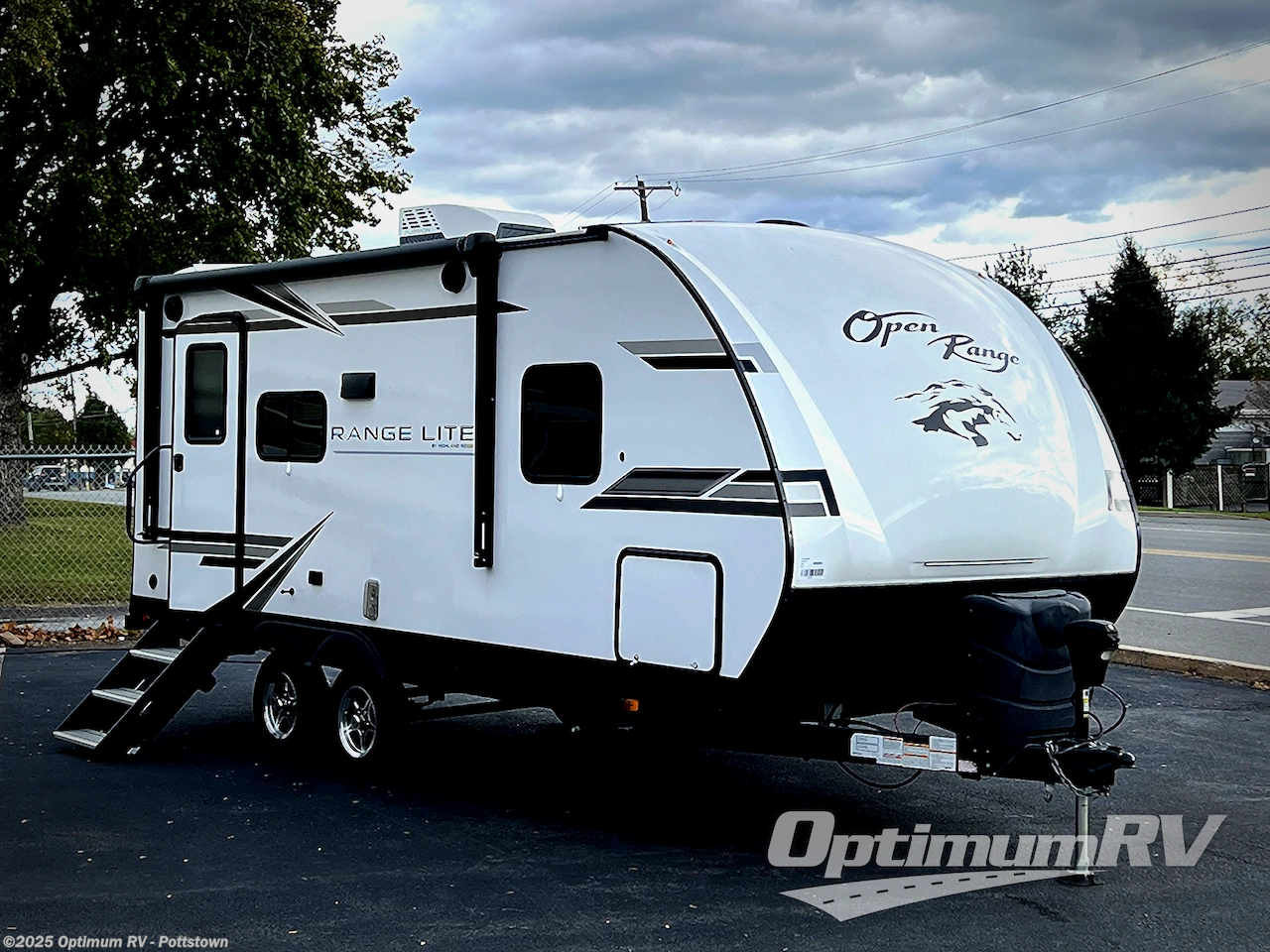 Used 2022 Highland Ridge Range Lite RL212FB available in Pottstown, Pennsylvania