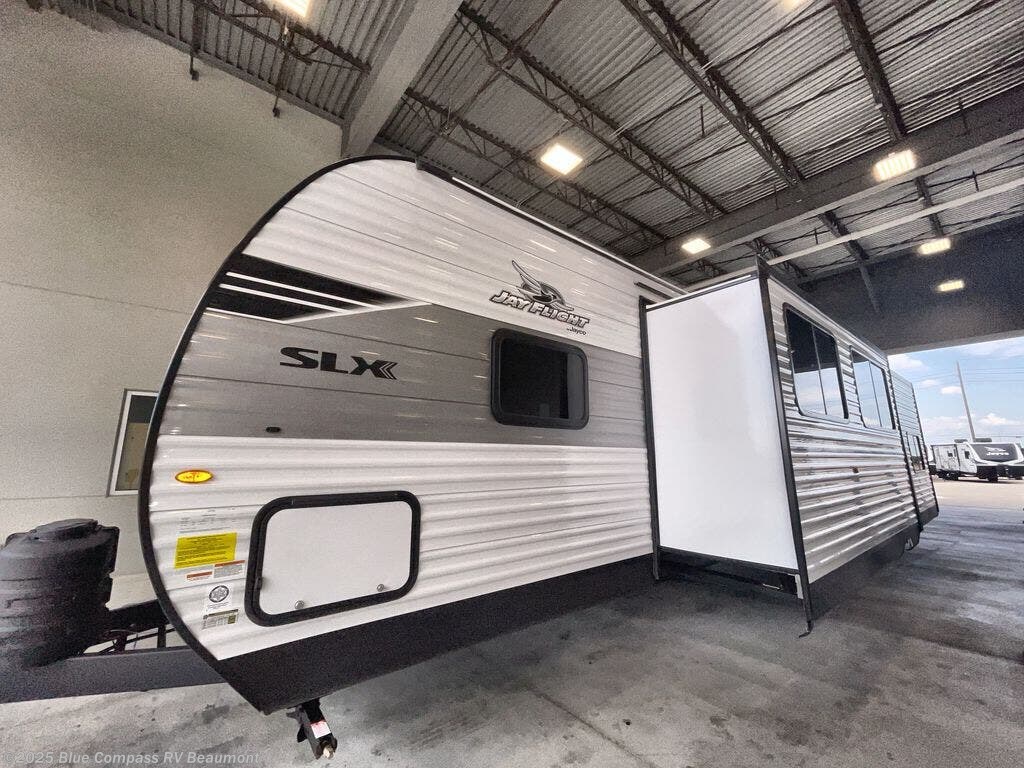 New 2026 Jayco Jay Flight SLX 321BDS available in Vidor, Texas
