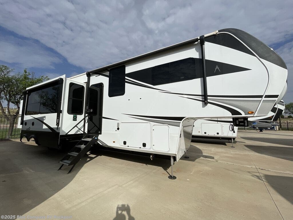 New 2025 Grand Design Solitude 391DL available in Rockport, Texas