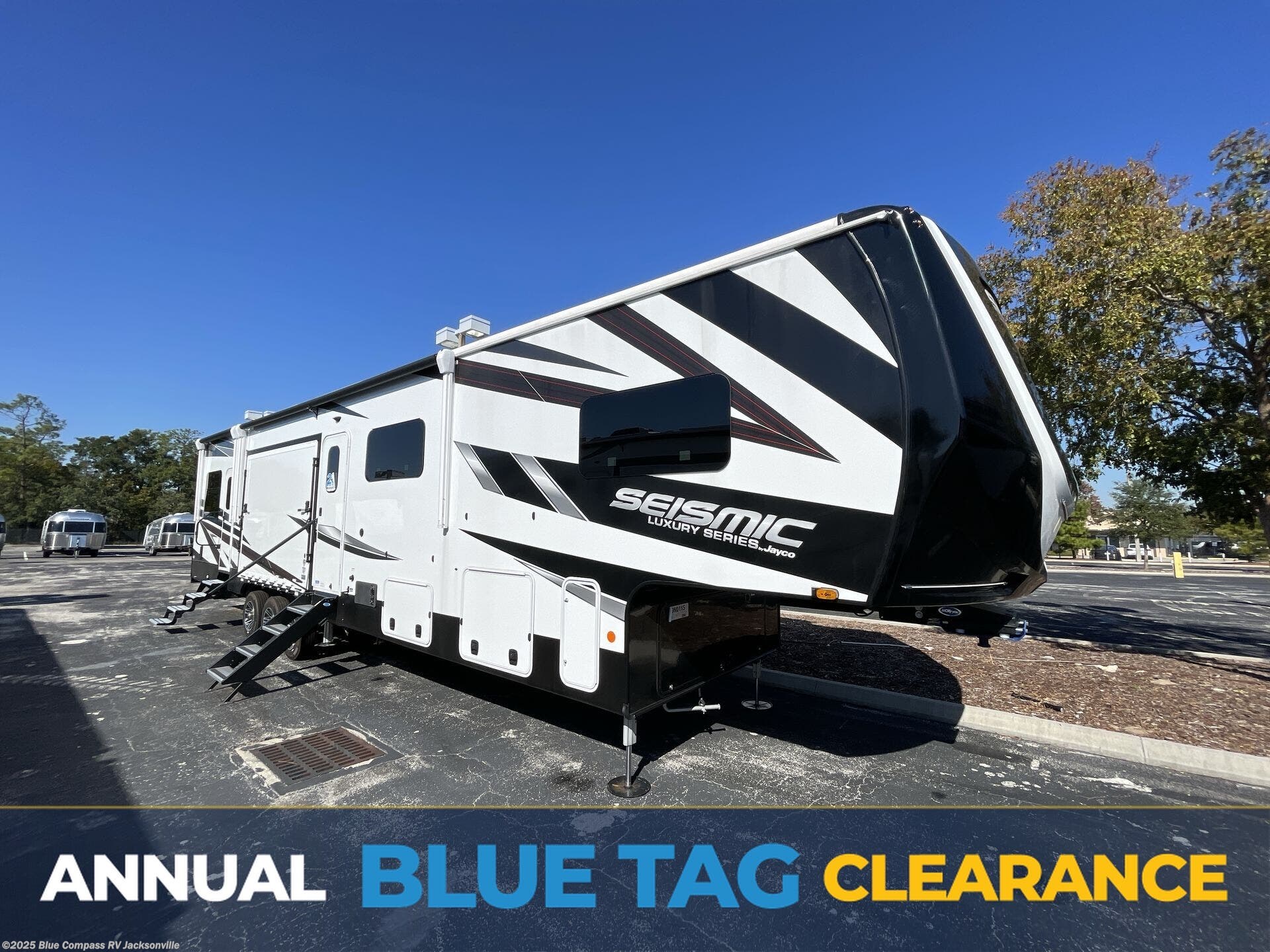 New 2025 Jayco Seismic Luxury Series 4113 available in Jacksonville, Florida