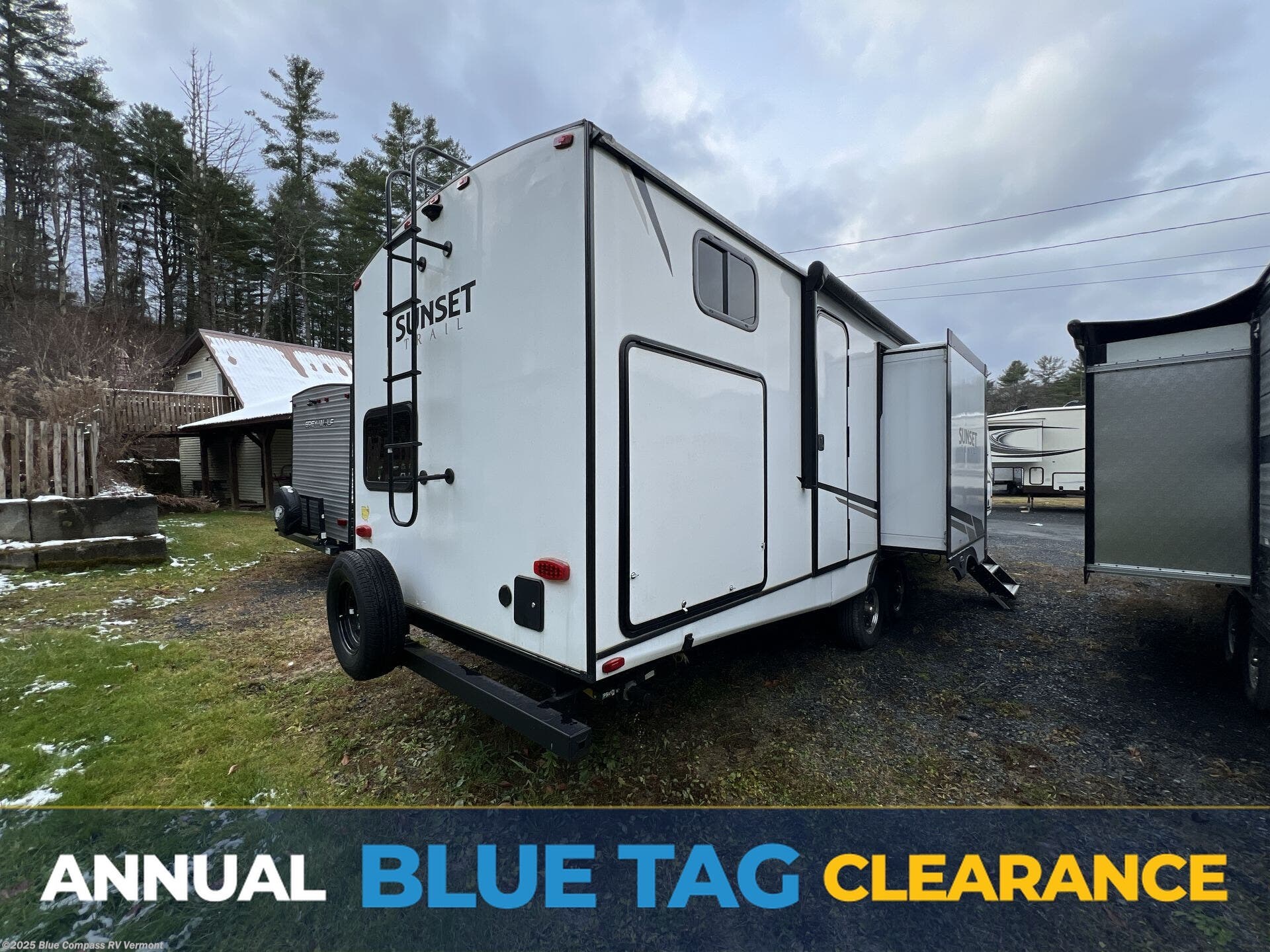 Used 2023 CrossRoads Sunset Trail SS331BH available in East Montpelier, Vermont