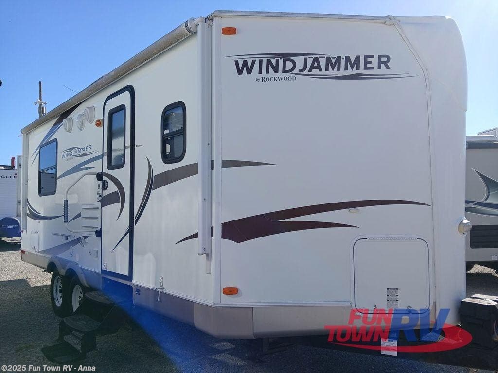 Used 2010 Forest River Rockwood Windjammer 2102W available in Anna, Illinois
