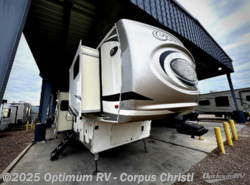 Used 2019 Palomino Columbus 1492 386FK available in Robstown, Texas
