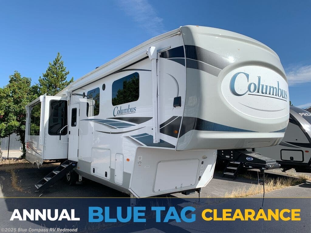 Used 2022 Palomino Columbus 329DV available in Redmond, Oregon