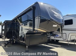New 2025 Jayco Pinnacle 32RLTS available in Manteca, California