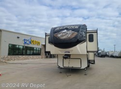 Used 2016 Keystone Alpine 3660FL available in Cleburne, Texas