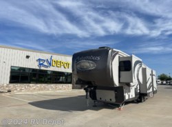 Used 2015 Palomino Columbus 365RL available in Cleburne, Texas