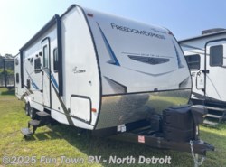 Used 2020 Coachmen Freedom Express 29SE available in North Branch, Michigan