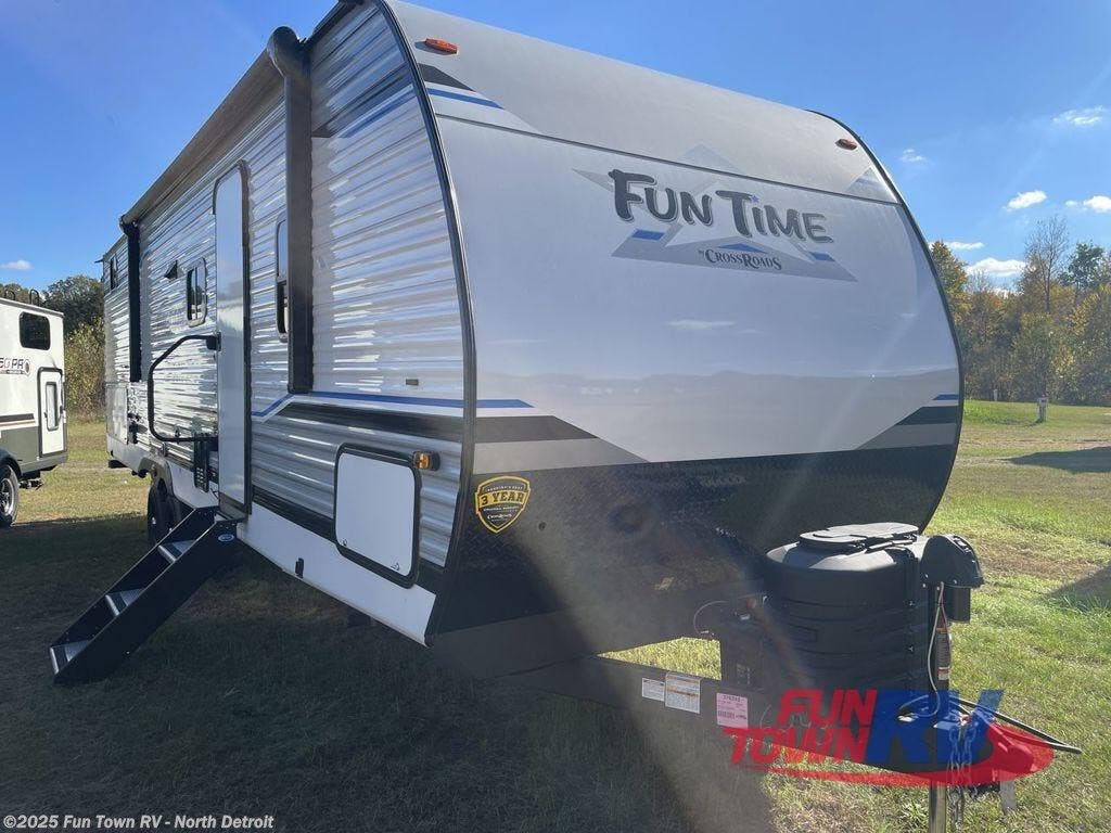 Used 2024 CrossRoads Fun Time 290SK available in North Branch, Michigan
