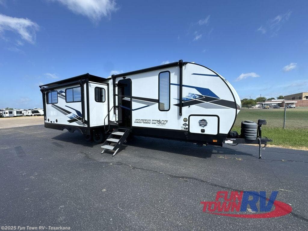 Used 2024 Forest River Cherokee Alpha Wolf 26RL-L available in Texarkana, Arkansas