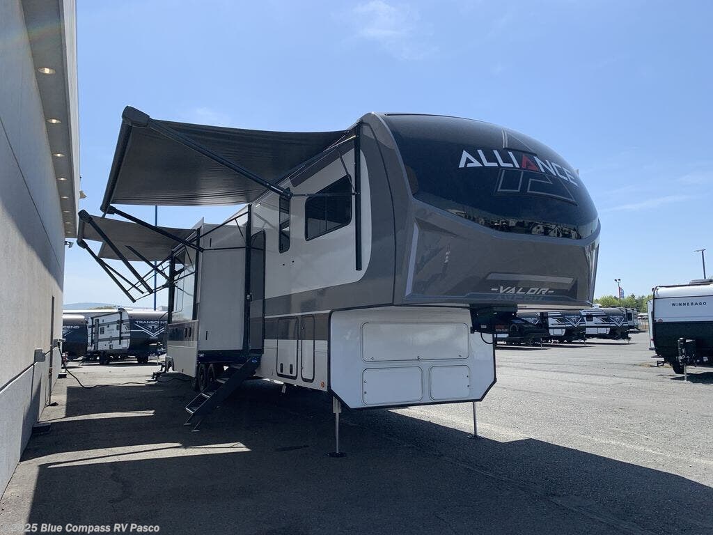 New 2025 Alliance RV Valor 44V14 available in Pasco, Washington