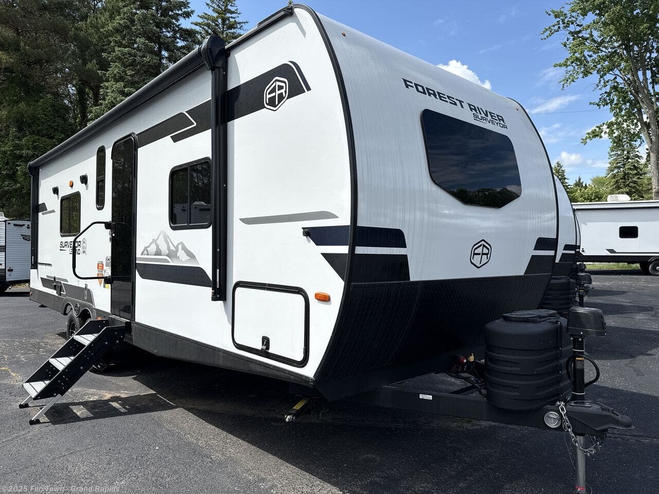 New 2025 Forest River Surveyor Legend 265RBLE available in Rockford, Michigan