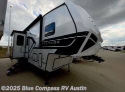 New 2025 Dutchmen Voltage V-Series 3800 available in Buda, Texas
