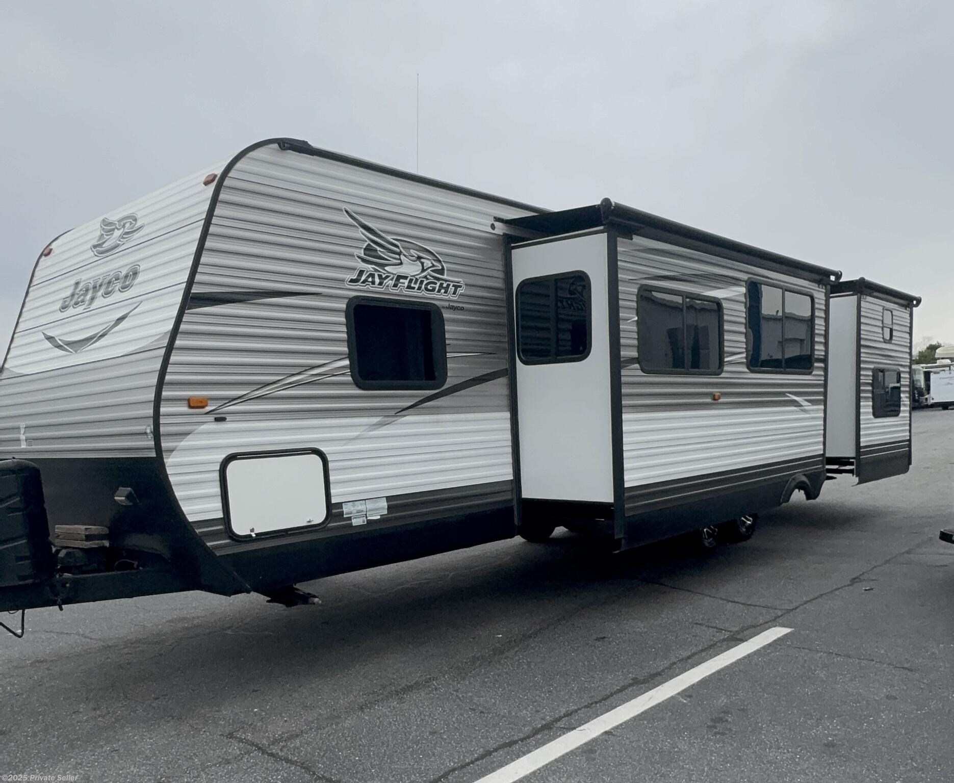 Used 2016 Jayco Jay Flight 32BHDS available in Greenville, South Carolina