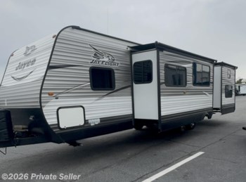 Used 2016 Jayco Jay Flight 32BHDS available in Greenville, South Carolina