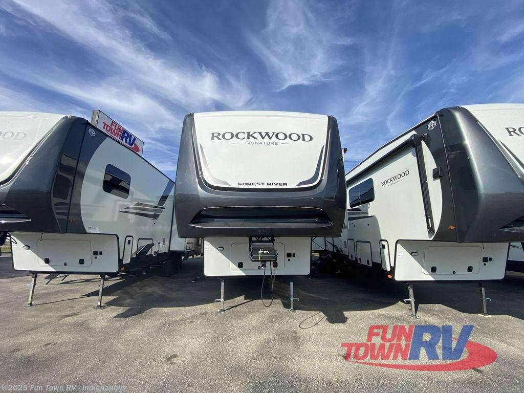New 2026 Forest River Rockwood Signature R361RLS available in Edinburgh, Indiana