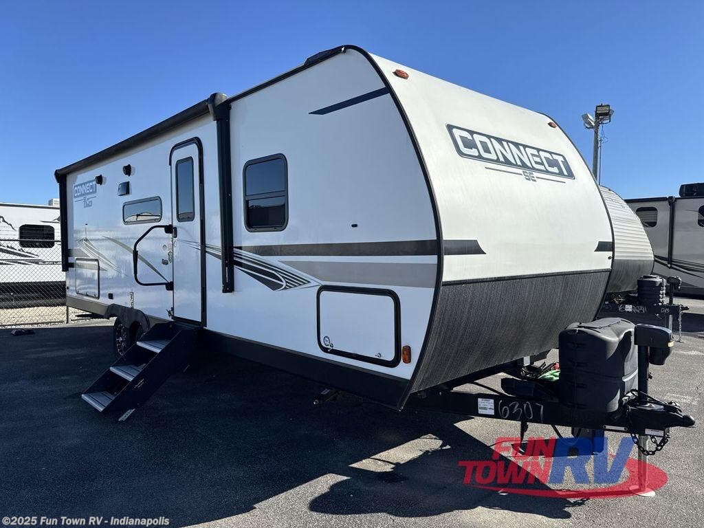 Used 2022 K-Z Connect SE C241BHKSE available in Edinburgh, Indiana