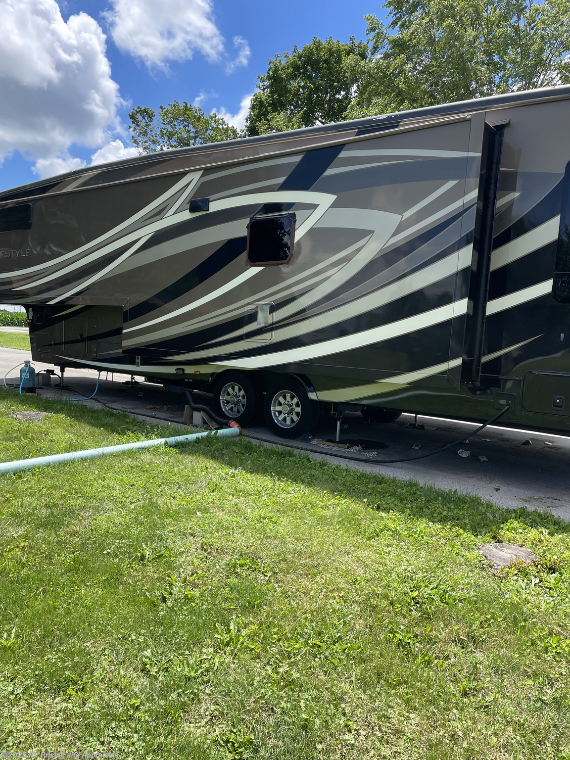 Used 2015 Lifestyle Luxury RV Lifestyle 36FW - LOCATED IN TAVARES, FLORIDA available in , Florida
