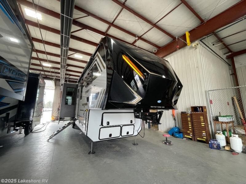New 2025 Keystone Raptor 415 available in Muskegon, Michigan