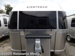New 2019 Airstream Flying Cloud 25FBQ available in Louisville, Tennessee