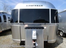 New 2019 Airstream Flying Cloud 25FB available in Louisville, Tennessee