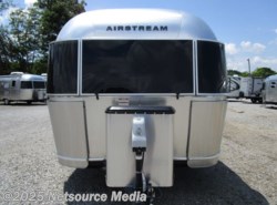 New 2020 Airstream Flying Cloud 25FBQ available in Louisville, Tennessee
