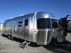 New 2020 Airstream Flying Cloud 30RBQ available in Louisville, Tennessee