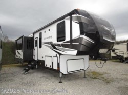 New 2021 Keystone Avalanche 322RL available in Louisville, Tennessee
