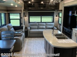 New 2021 Jayco Pinnacle 36FBTS available in Cincinnati, Ohio