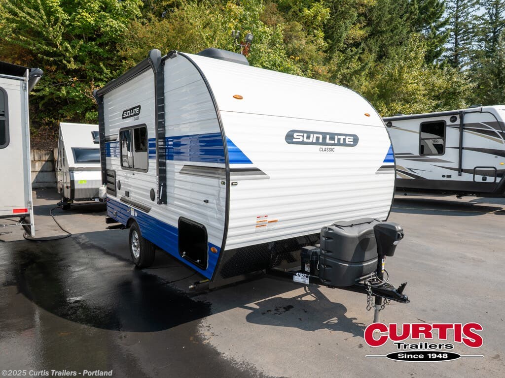 Used 2022 Sunset Park RV  SUN-LITE CLASSIC 16BH available in Portland, Oregon