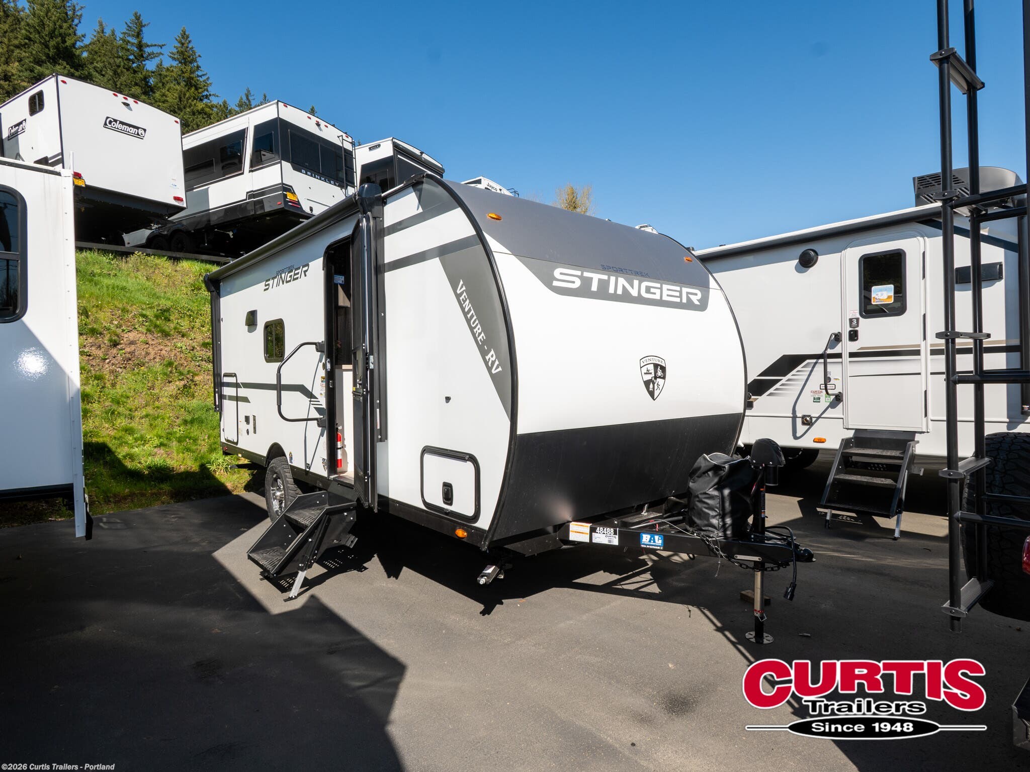 New 2026 Venture RV SportTrek Stinger Lite 171VMK available in Portland, Oregon
