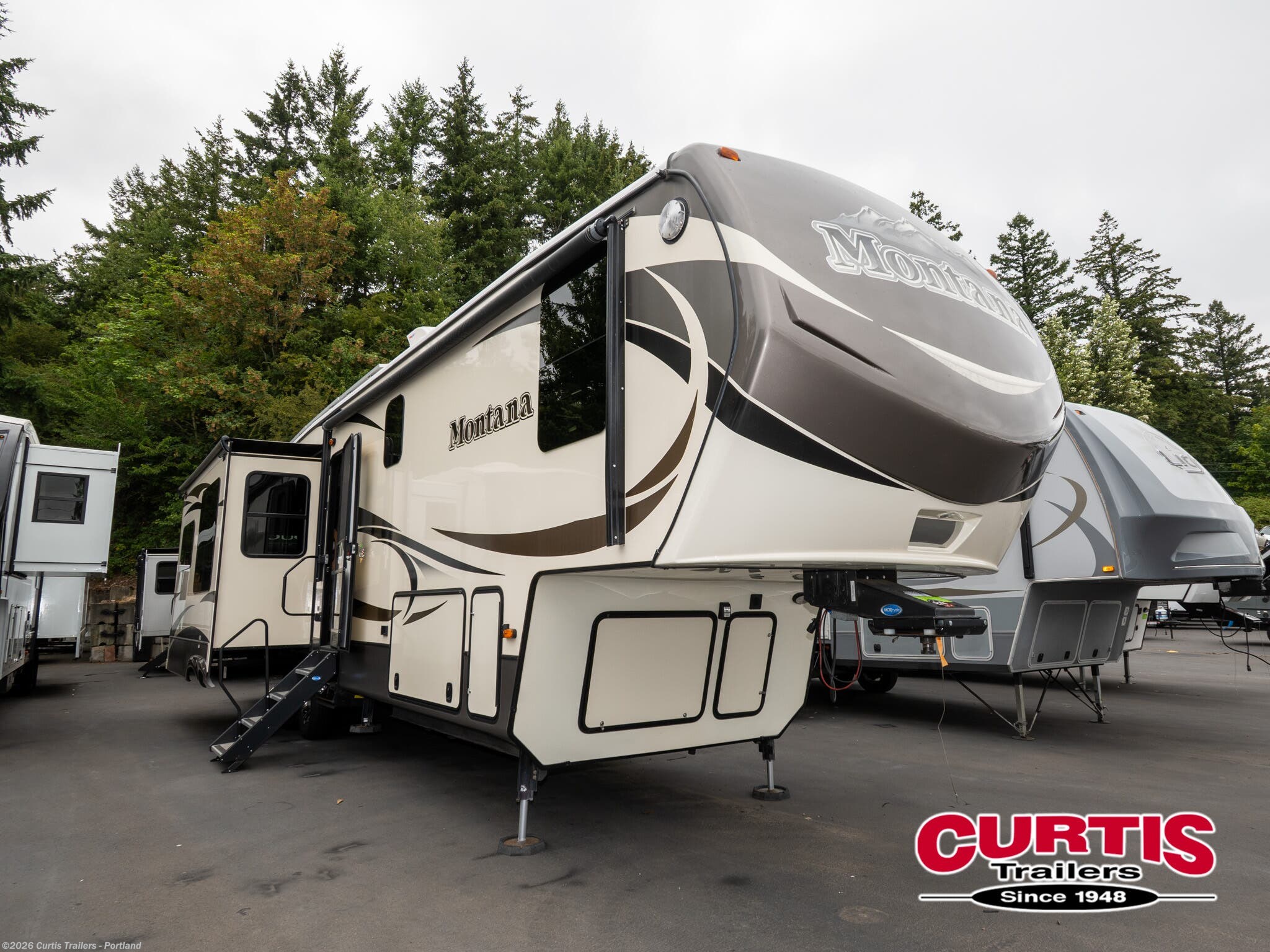 Used 2016 Keystone Montana 3402RL available in Portland, Oregon