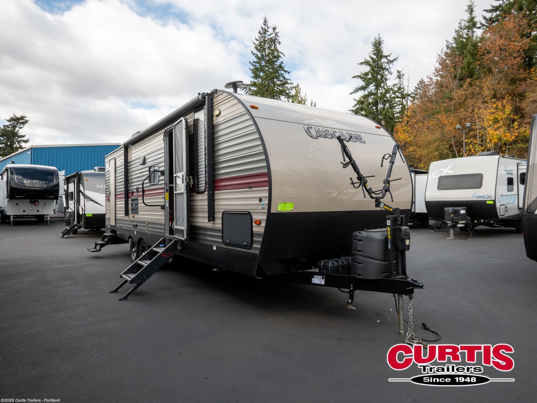 Used 2018  Forest River Cascade 274DBHC by Forest River from Curtis Trailers - Portland in Portland, OR