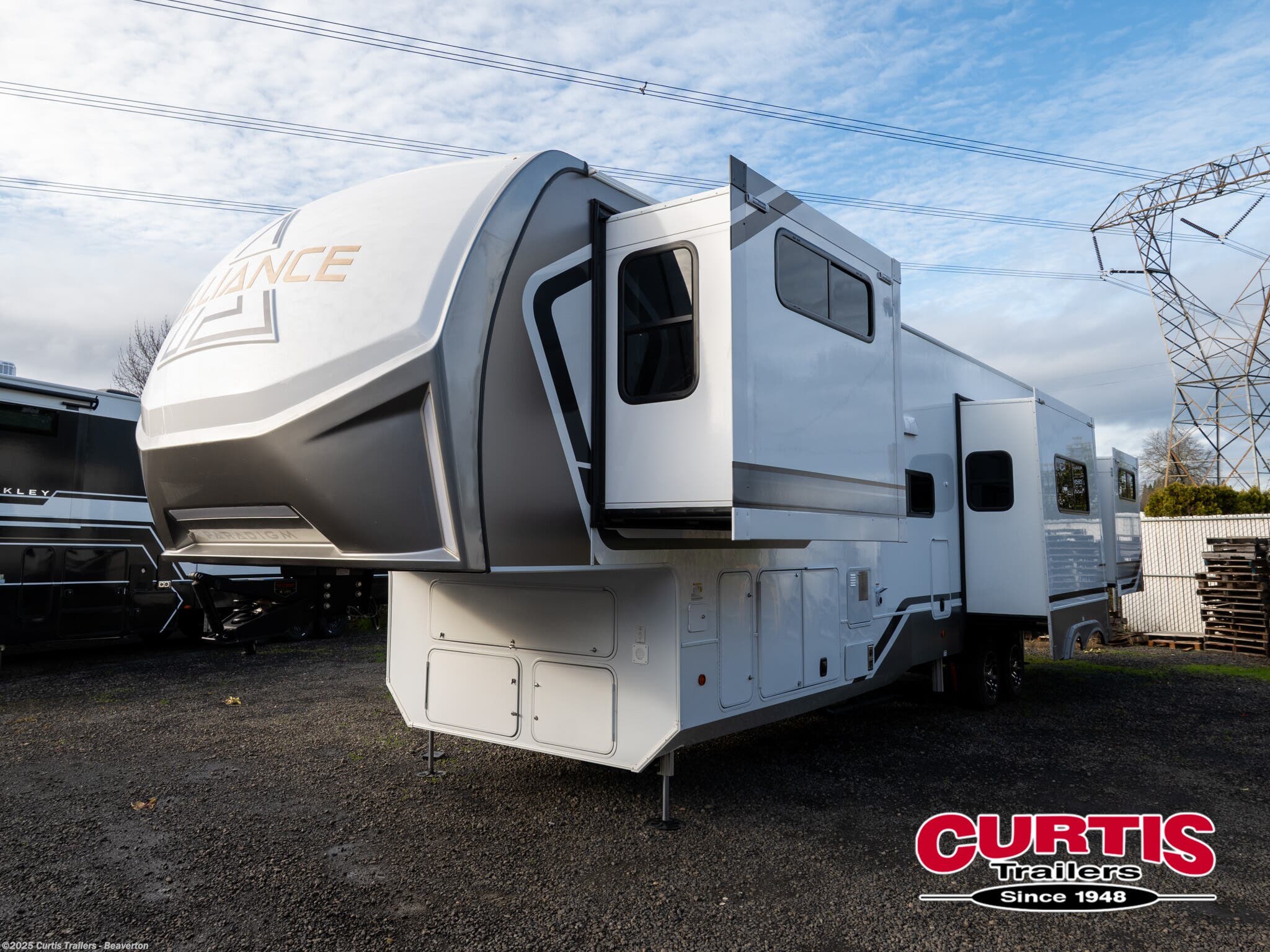New 2026 Alliance RV Paradigm 395DS available in Beaverton, Oregon