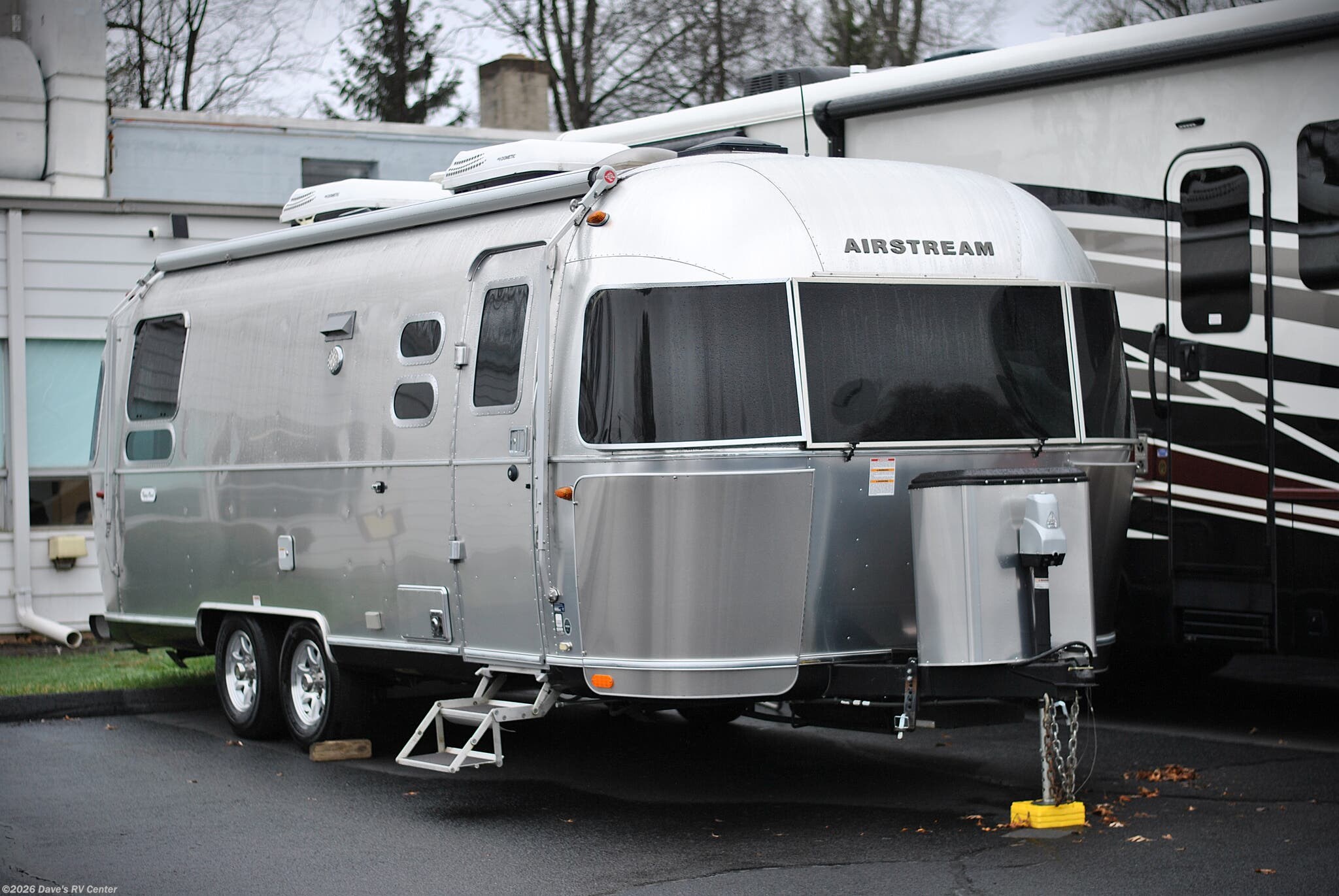 Used 2020 Airstream Flying Cloud 25RB Queen available in Danbury, Connecticut