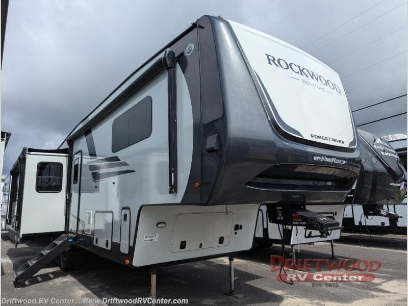 New 2026 Forest River Rockwood Signature R361RLS available in Clermont, New Jersey