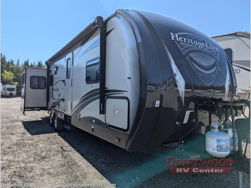 Used 2015 Forest River Wildwood Heritage Glen 299RE available in Clermont, New Jersey