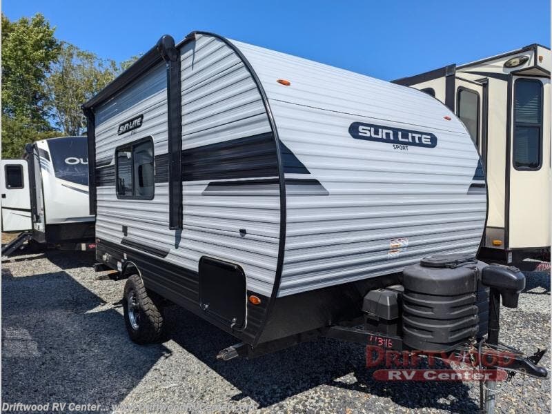 Used 2024 Sunset Park RV Sun Lite 16BH available in Clermont, New Jersey