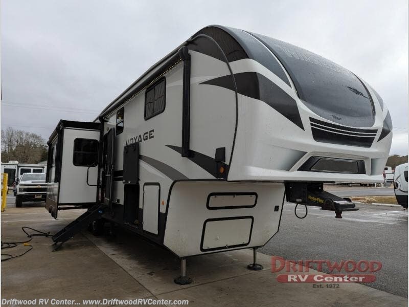 Used 2021 Winnebago Voyage 3134RL available in Clermont, New Jersey
