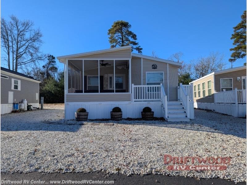 Used 2013 Skyline Shore Park 1991CTS available in Clermont, New Jersey