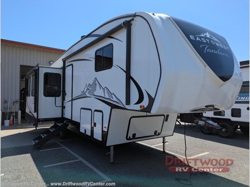 Used 2022 East to West Tandara 285RL available in Clermont, New Jersey