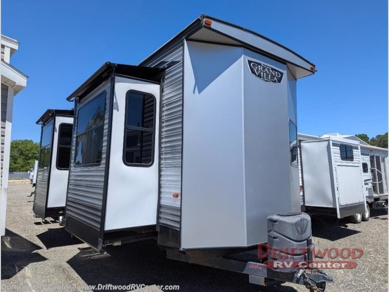 Used 2022 Forest River Salem Grand Villa 42FK available in Clermont, New Jersey