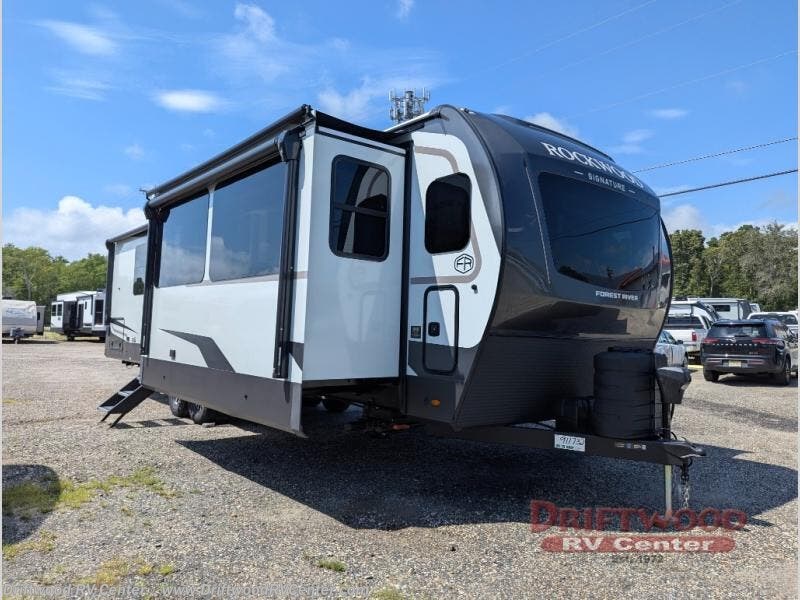 New 2027 Forest River Rockwood Signature 8391FK available in Clermont, New Jersey