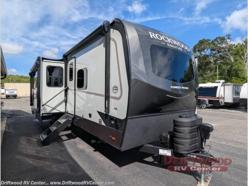 New 2027 Forest River Rockwood Signature 8336BH available in Clermont, New Jersey