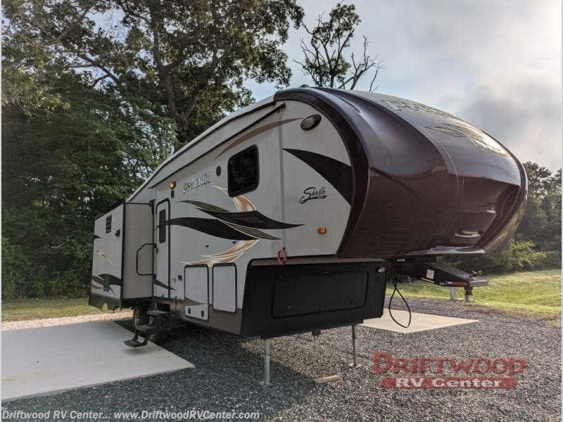 Used 2014 Shasta Phoenix 32RE available in Clermont, New Jersey