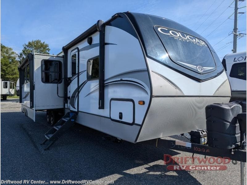 Used 2021  Keystone Cougar Half-Ton 34TSB by Keystone from Driftwood RV Center in Clermont, NJ