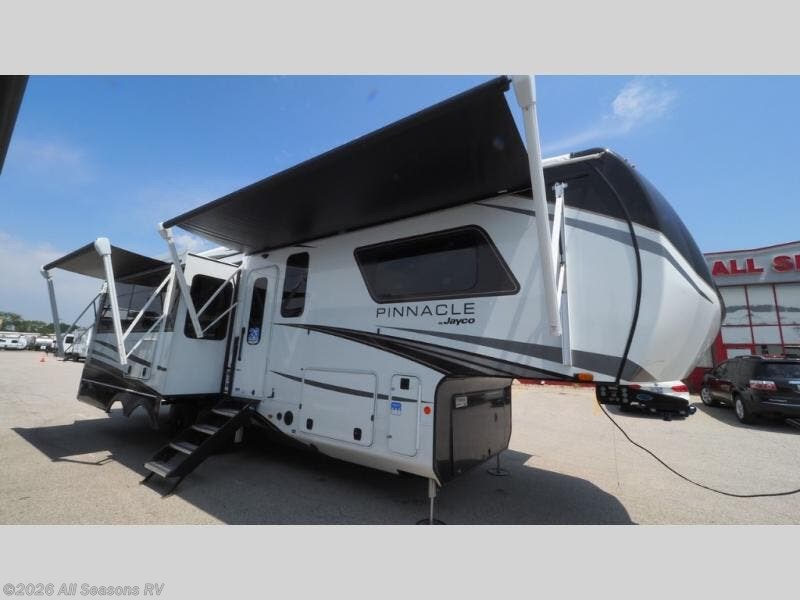 New 2026 Jayco Pinnacle 32RLTS available in Muskegon, Michigan